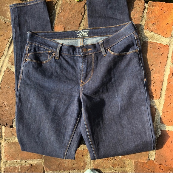 Old Navy Flirt skinny dark wash jeans size 4 long - Picture 3 of 7